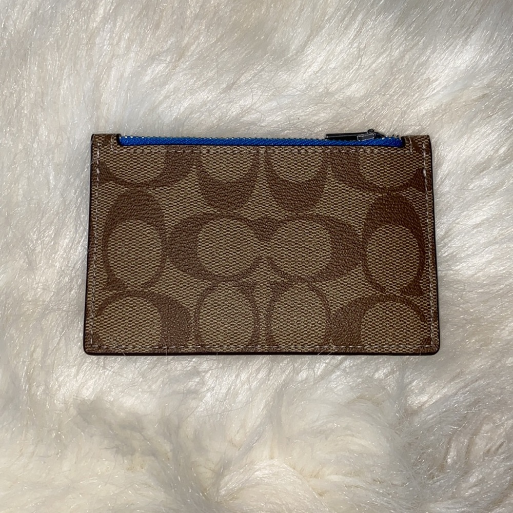 Coach Cardcase in Signature Canvas - Picture 2 of 4